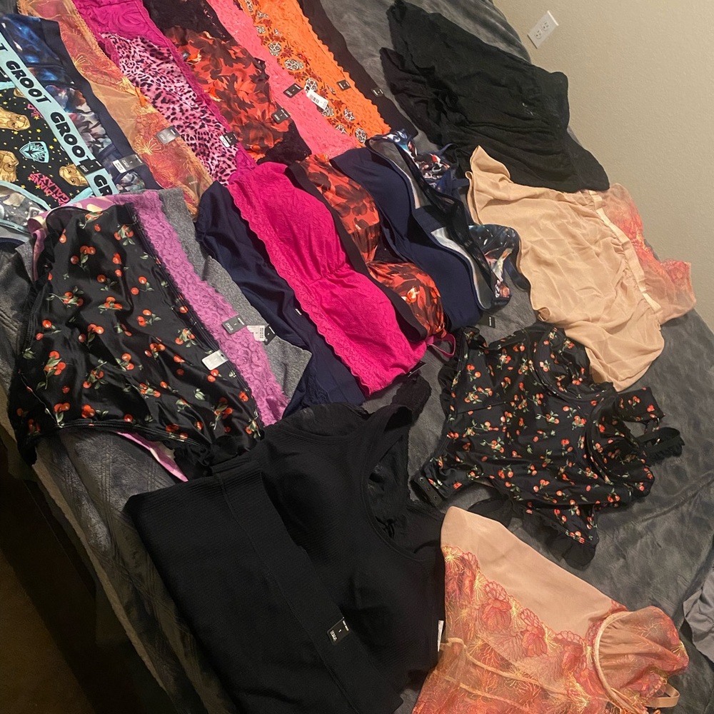 Torrid size 1 Intimate bundle  NWT